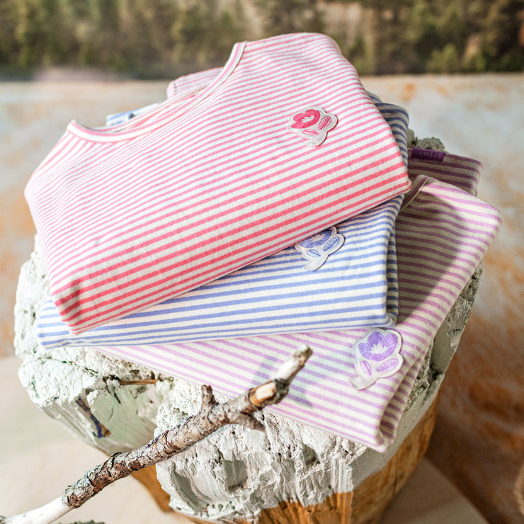 T-shirt rayé rose et crème à manches longues en jersey extensible, enfant || Long-sleeved pink and cream striped t-shirt in stretch jersey, child