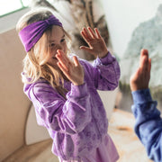 Veste mauve à capuchon avec fleurs en coton ouaté brossé, enfant || Purple hooded vest with flowers in brushed cotton fleece, child