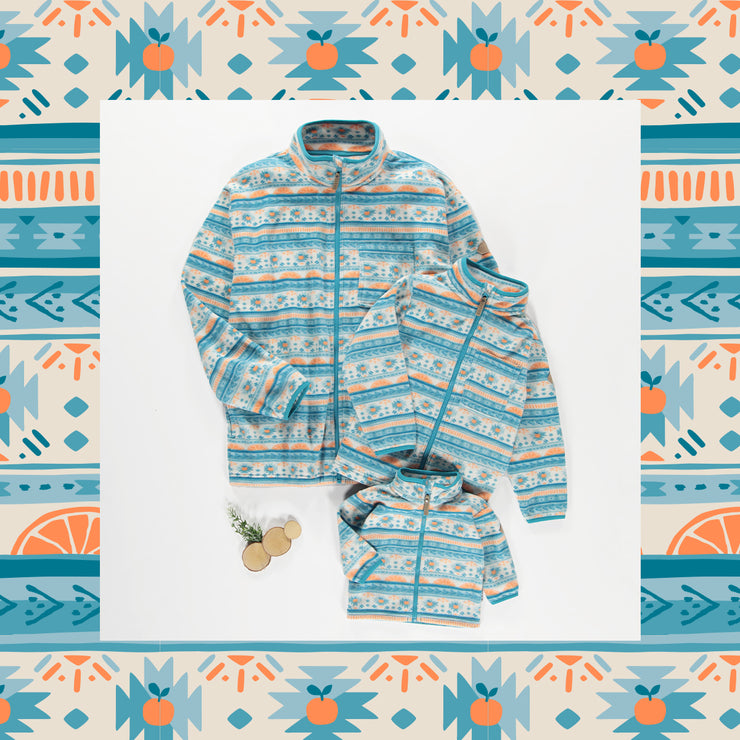 Veste de polar bleue à motifs et col montant, enfant || Blue fleece vest with all over print and high collar, child