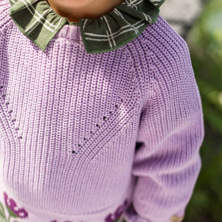 Chandail de maille lilas avec motif dans la maille et jacquard de tulipes, bébé || Lilac knitted sweater with pattern in knit and tulip jacquard, baby