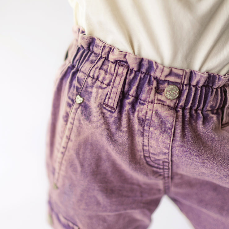 Pantalon mauve coupe ample en denim extensible, enfant || Purple wide fit stretch denim pants, child