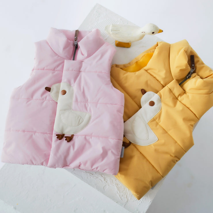 Veste doudoune sans manches rose avec un canard, bébé || Pink sleeveless puffer with a duck, baby