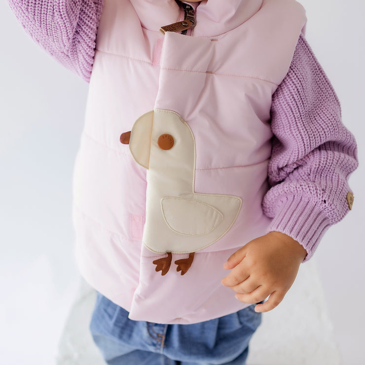 Veste doudoune sans manches rose avec un canard, bébé || Pink sleeveless puffer with a duck, baby