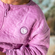 Veste rose violacé en jersey matelassé, enfant || Purplish-pink vest in quilted jersey, child