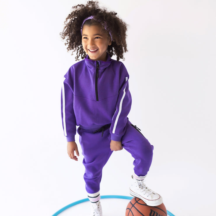 Chandail mauve ample à col montant demi-zip en jersey double-face, enfant || Loose-fitting purple sweater with half-zip stand-up collar in double-faced jersey, child