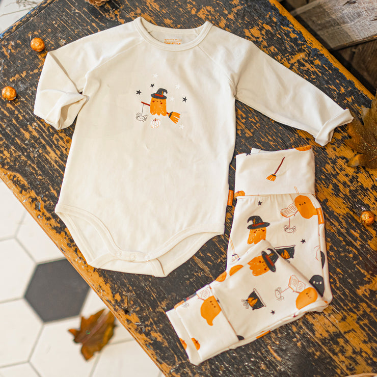 Pantalon évolutif crème à motifs d'Halloween phosphorescents en jersey extensible, bébé || Cream evolutive pants with glow in the dark Halloween all over print in stretch jersey, baby