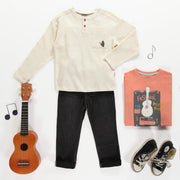 T-shirt à manches longues orange avec illustration de musique en jersey, enfant || Orange long-sleeved t-shirt with dogs in jersey, child