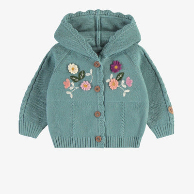 Veste de maille bleu cendré à capuchon avec broderies et crochet, bébé || Ash blue knitted vest with hood, embroideries and crochet, baby