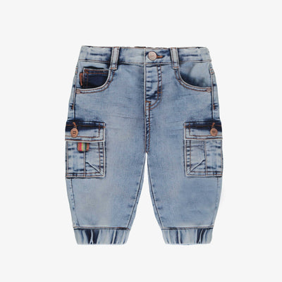 Pantalon coupe régulière, style jogger en denim extensible, bleu pâle, bébé || Regular-fit, jogger-style pants in light blue stretch denim, baby