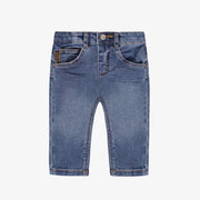 Pantalon en denim bleu moyen de coupe étroite, bébé || Medium blue slim fit denim pants, baby