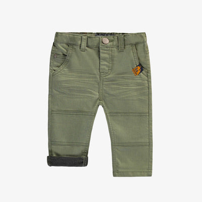 Pantalon vert olive de coupe régulière en denim extensible, bébé || Regular-fit olive green pants in stretch denim, baby