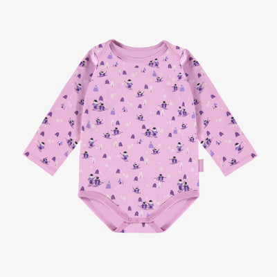 Cache-couche rose à manches longues à motifs de pingouins, bébé || Long-sleeved pink bodysuit with penguin all over print, baby