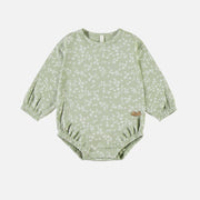 Cache-couche vert sauge fleuri en jersey, naissance || Sage green bodysuit with flowers in jersey, newborn