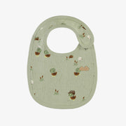 Bavoir vert sauge à motifs de canetons en jersey crêpé, naissance || Sage green bib with ducks print in crinkle jersey, newbornBavoir vert sauge à motifs de canetons en jersey crêpé, naissance || Sage green bib with ducks print in crinkle jersey, newborn