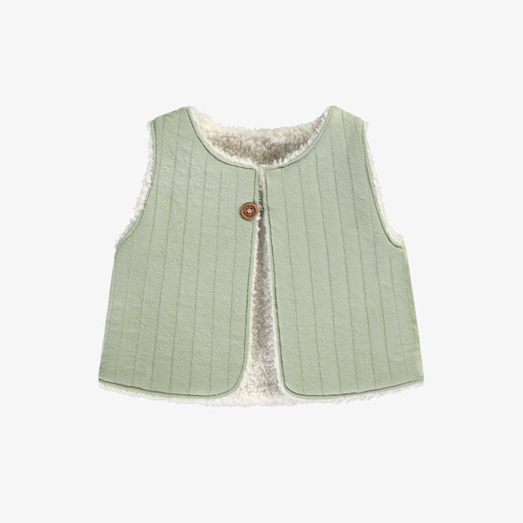 Veste sans manches crème en sherpa réversible verte en jersey matelassé, naissance || Sleeveless cream vest in sherpa reversible sage green in quilted jersey, newborn