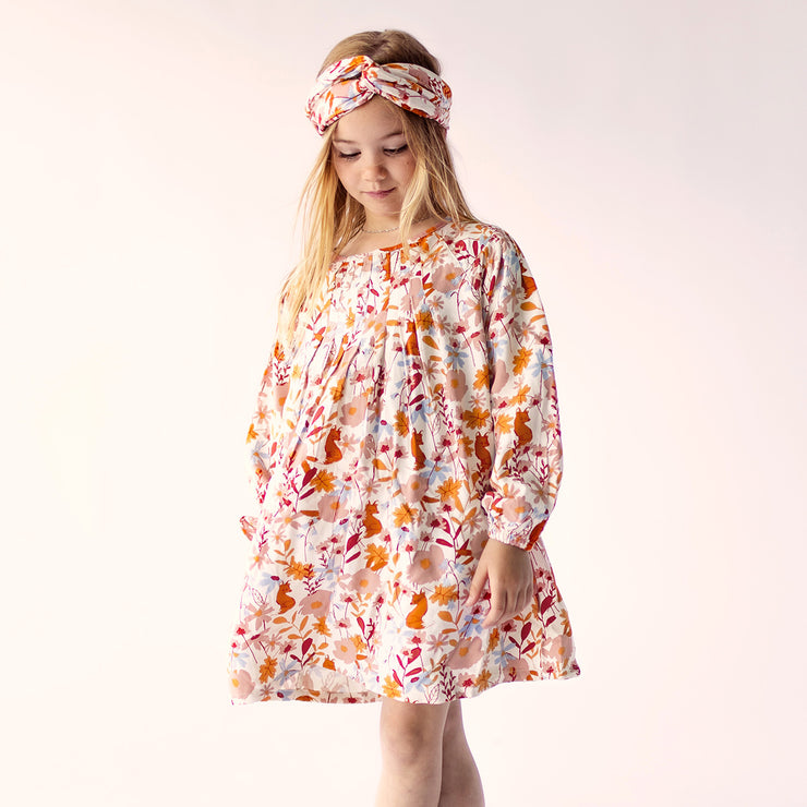 Robe crème manches longues à motifs de fleurs en viscose, enfant || Cream dress with long sleeves and flower all over print in viscose, child