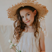 Camisole crème avec broderies en voile de coton, enfant || Cream tank top with embroideries in cotton veil, child